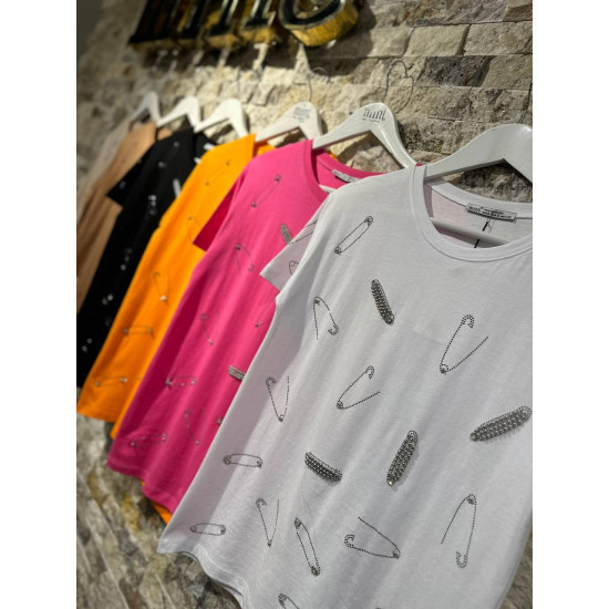 Beyaz Çengelli İğneTshirt